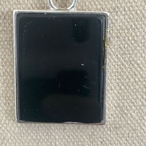 Black Pendant on Silver-Tone Omega Wire Choker – Faux Onyx Necklace 18” - Picture 6 of 9